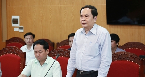 Ngăn chặn, đẩy lùi những biểu hiện “tự diễn biến”, “ tự chuyển hóa” trong cán bộ, đảng viên