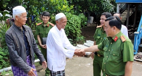 Sức lan tỏa của phong trào người Chăm nói không với tội phạm