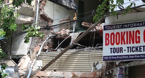 Ngôi nhà bị sập trên phố Hàng Bông đang trong giai đoạn sửa chữa?