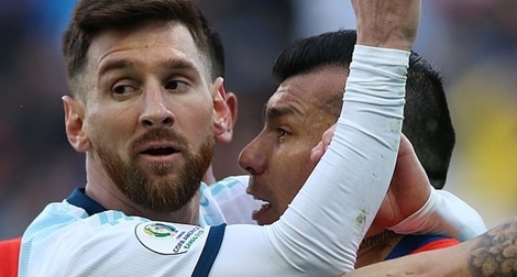 Liên đoàn bóng đá Nam Mỹ "phản pháo" Messi