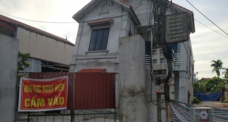 Bí ẩn những "hố tử thần" nuốt trọn nhà dân