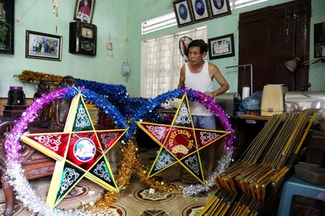 Làng làm đèn ông sao thủ công ở miền Bắc đón chờ Tết Trung thu