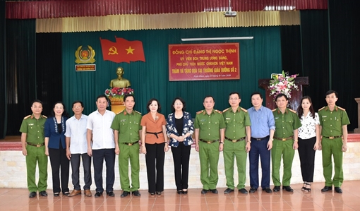 Phó Chủ tịch nước Đặng Thị Ngọc Thịnh thăm Trường Giáo dưỡng số 2