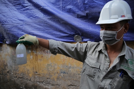 Tiếp tục lấy mẫu tại hiện trường vụ cháy Công ty Rạng Đông