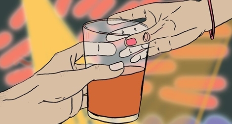 Hàng trăm người bị bắt vì cưỡng hiếp các thiếu nữ sau khi đánh thuốc mê