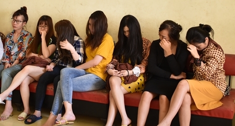 Triệt phá ổ nhóm massage kích dục tại Ninh Bình