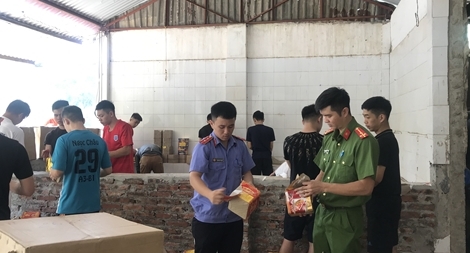 Tiêu hủy vật chứng vụ án là pháo nổ có số lượng lớn