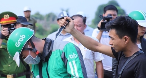 Hai nghi phạm giết nam sinh viên chạy Grab đã lên kế hoạch cướp từ trước