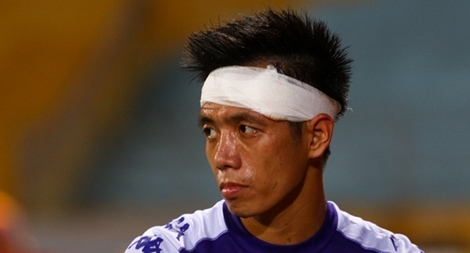 "Cay đắng" rời AFC Cup, thủ quân Hà Nội tiếp tục nhận thêm tin "cực sốc"