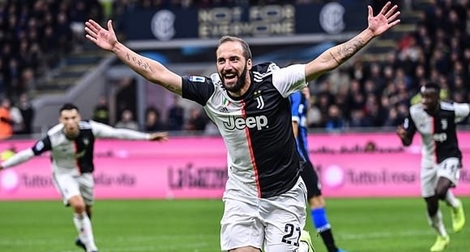 Ronaldo "nuốt hận” vì trọng tài, Juventus “lên đỉnh” nhờ kép phụ