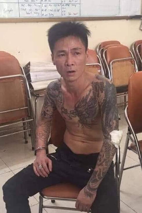 Khống chế người đàn ông đổ xăng đầy nhà đòi tự thiêu