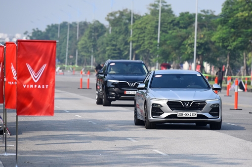 Tại sao xe VinFast chưa thể có mức giá thấp hơn?