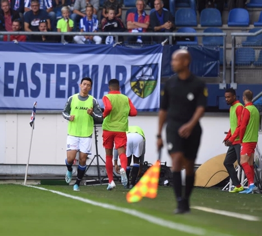 Tiếp tục bị "bỏ quên", Văn Hậu nhận vô số lời động viên