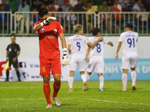 Thủ môn Nguyễn Tuấn Mạnh: Phận cầu thủ lắm long đong