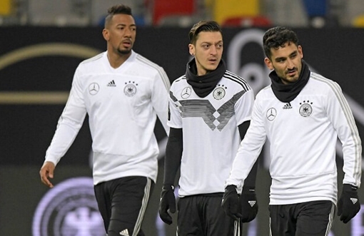 Cầu thủ nhập cư: Nước mắt và niềm tự hào