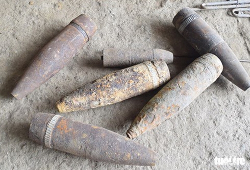 Đầu đạn phát nổ, 9 người bị thương