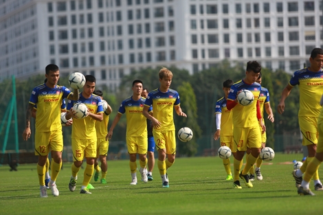 Vừa hạ UAE, thày Park lại rèn quân chờ đấu Thái Lan