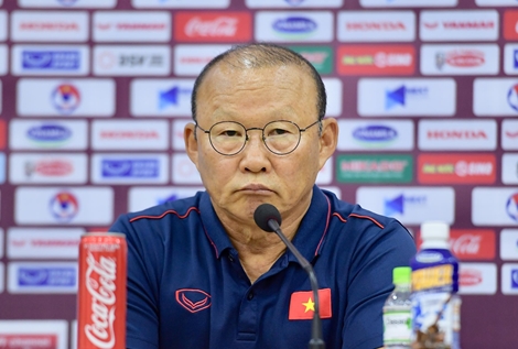 Đáp trả phóng viên Thái Lan, thầy Park "hé lộ" tương lai của Quang Hải