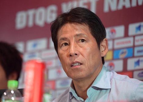 "May mắn" cầm hòa Việt Nam, HLV Akira Nishino có nhận xét bất ngờ