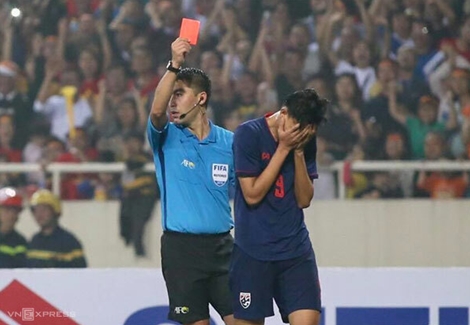 Cầu thủ Thái Lan đấm Đình Trọng trên sân Mỹ Đình được xoá án