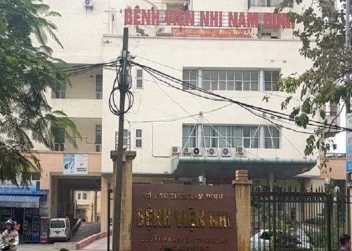 Cấm 2 điều dưỡng BV Nhi Nam Định đi khỏi nơi cơ trú