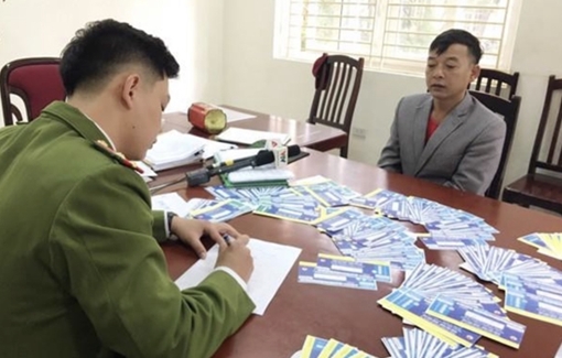 Kiếm hàng chục triệu đồng bằng vé giả