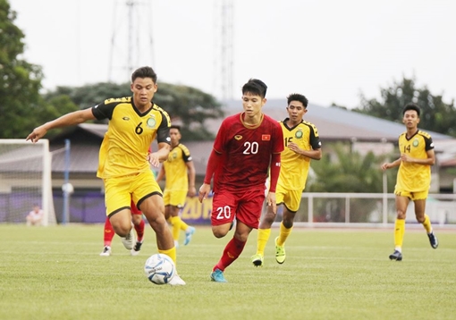 “Sân cỏ nhân tạo” là kẻ thù đáng sợ của U22 Việt Nam