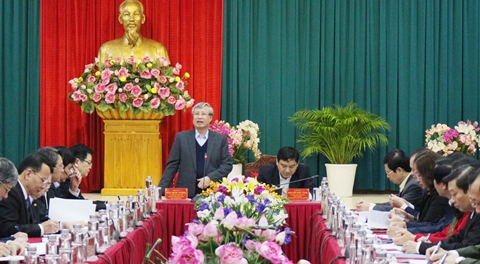 Đồng chí Trần Quốc Vượng làm việc tại tỉnh Nghệ An