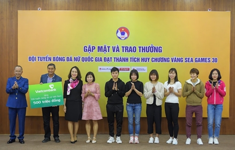 Giành HCV SEA Games 30, ĐT bóng đá nữ được thưởng gần 22 tỷ đồng