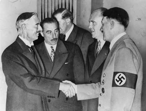 Neville Chamberlain: Người nuôi lớn một con quái vật