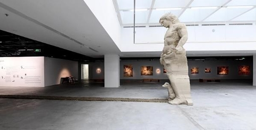 Lạc bước trong hành trình cảm xúc