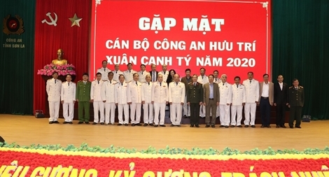 Công an Sơn La tổ chức gặp mặt cán bộ hưu trí