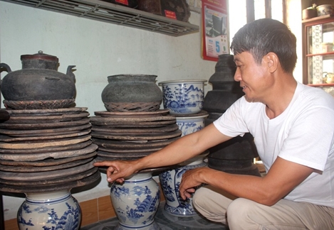 Bộ sưu tập mâm gỗ cổ của ông Hoa “hâm”