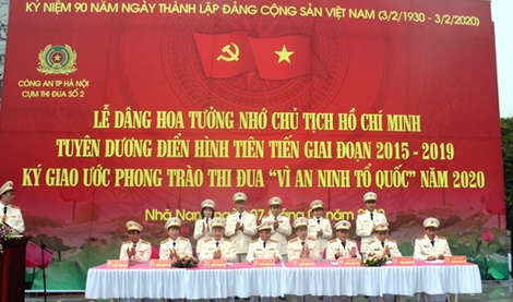 Cụm thi đua số 2 Công an TP Hà Nội tuyên dương các điển hình tiên tiến