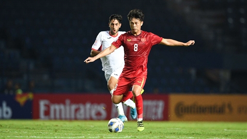 Cho mượn quân và chuyện ngẫu hứng của bầu Đức