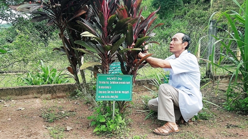 Tấm lòng nhân ái của một bác sĩ ở Trường Sơn