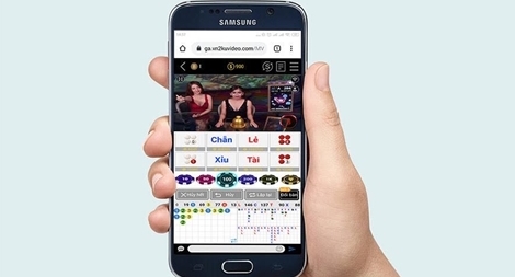 11 tài xế taxi "rảnh rỗi" đánh xóc đĩa trên app điện thoại