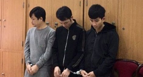 Gắn camera quay lén các cặp đôi "mây mưa" tại khách sạn để tống tiền