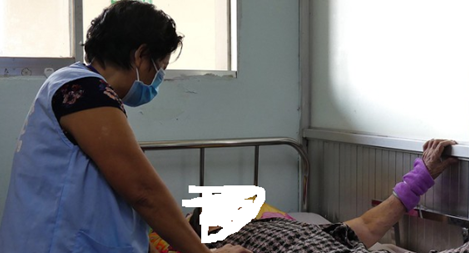 Buồn vui nghề Osin bệnh viện