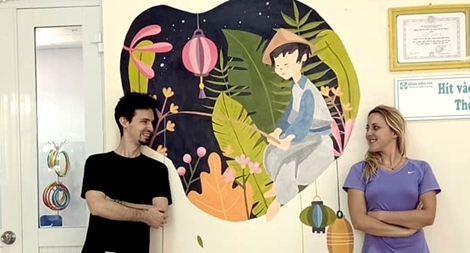 Bức bích họa đặc biệt của nữ du khách châu Âu tại Bệnh viện 199 