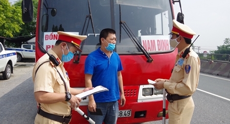 Tăng cường đảm bảo ATGT& phòng, chống COVID-19 dịp nghỉ lễ 30/4 - 1/5