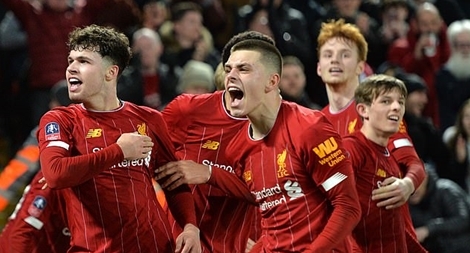 Giải Ngoại hạng chưa trở lại, các đội đã lo Liverpool "chơi không đẹp"