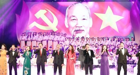 “Dâng Người tiếng hát mùa xuân” kỷ niệm 130 năm Ngày sinh của Bác
