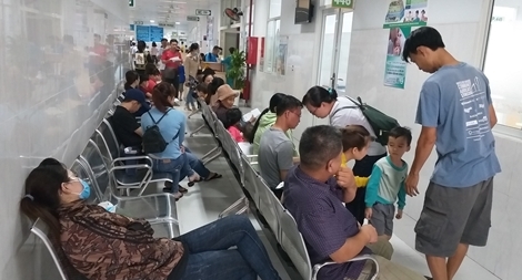 Người già, trẻ nhỏ “đổ bệnh” vì nắng nóng