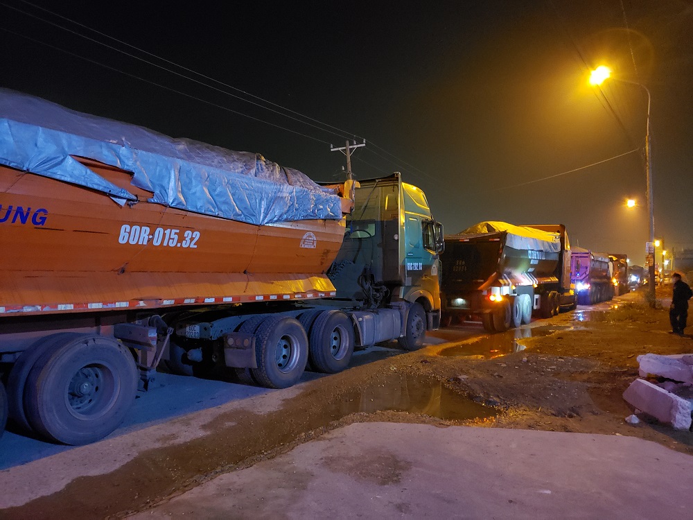 Kiến nghị tịch thu hơn 727 tấn than đá vận chuyển &nbsp;trên đoàn xe “vua”