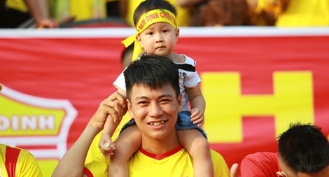 Trận đấu trên sân Thiên Trường: Biểu tượng chiến thắng COVID-19