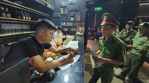 Quán bar “phố Tây” nói không với bóng cười và ma tuý