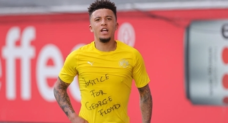 Cầu thủ bị phạt vì... cắt tóc tại nhà