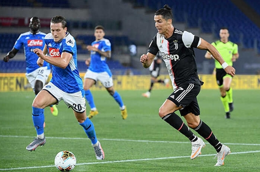 Ronaldo im tiếng, Napoli  vô địch Coppa Italia