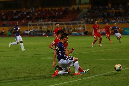 Derby Thủ đô: Bất phân thắng bại